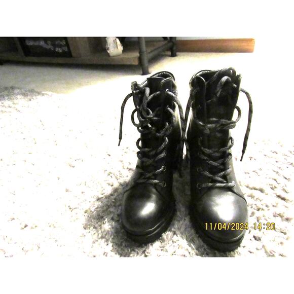 Nine West Sparkle Boots - size 6.5 - Picture 2 of 5